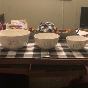 Rae Dunn nesting bowls
